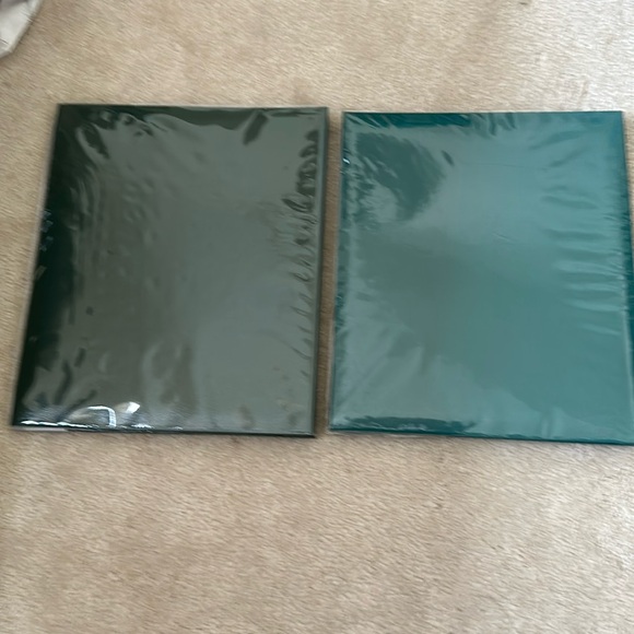 NEW: 2 scrapbooks, 4 kits of jumbo cut-out scrapbook pages and free paper pizazz - Picture 3 of 16